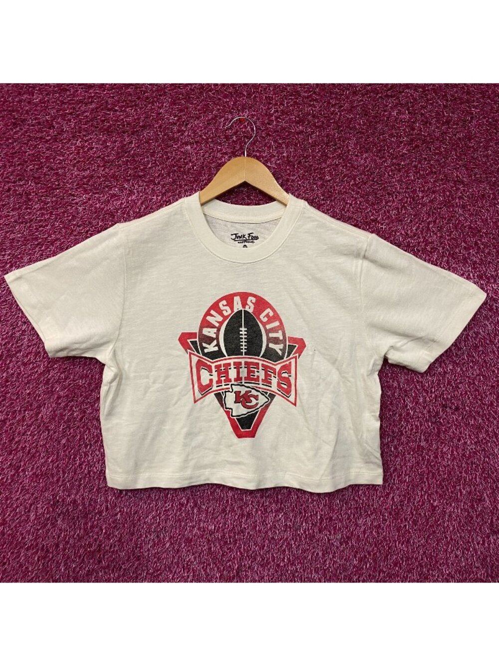 Junk Food Clothing Kansas City Chiefs Women's Mock Neck Crop Tee Medium